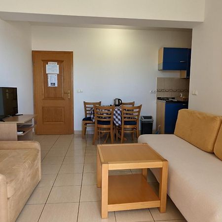 Apartments Vesna غراداك الغرفة الصورة