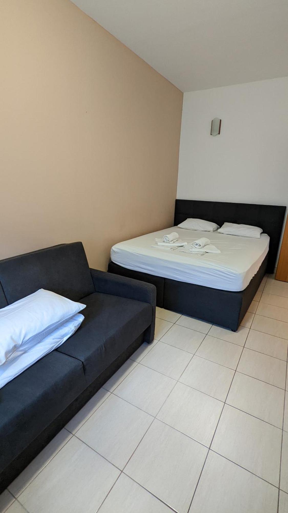 Apartments Vesna غراداك الغرفة الصورة